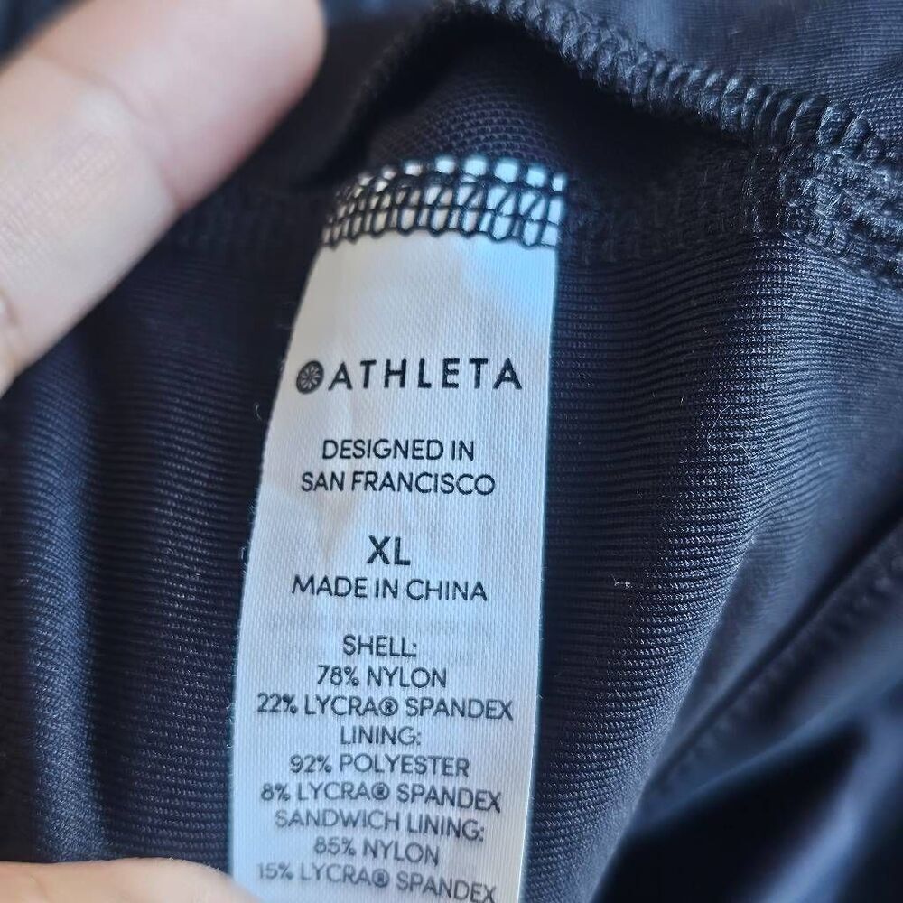 Athleta womens Sz XL black camo freestyle bikini top - Picture 6 of 6